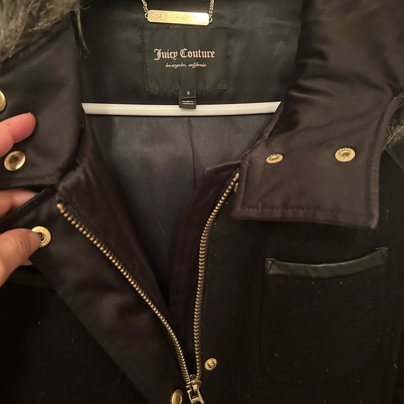JUICY COUTURE Black puffer coat with faux fur hood-womens small - Picture 3 of 5